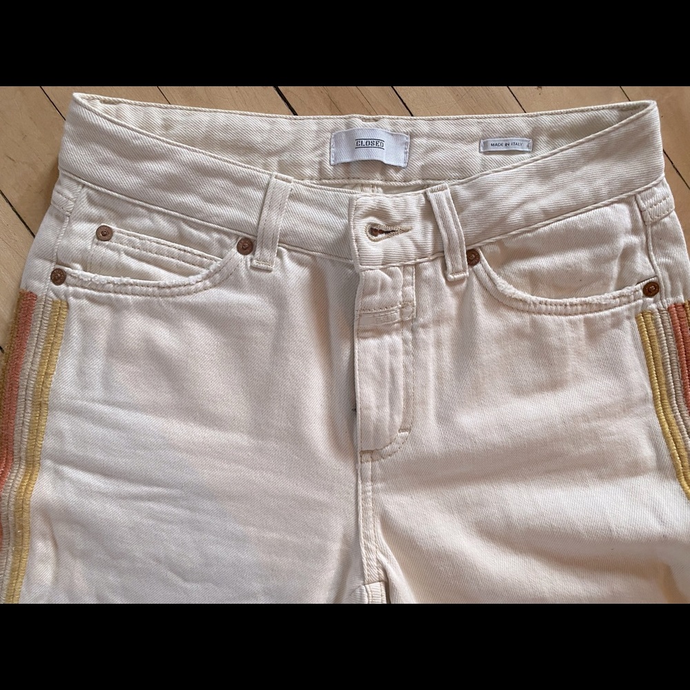 Closed Denim ivory white straight leg premium denim ft. stunning embroidery